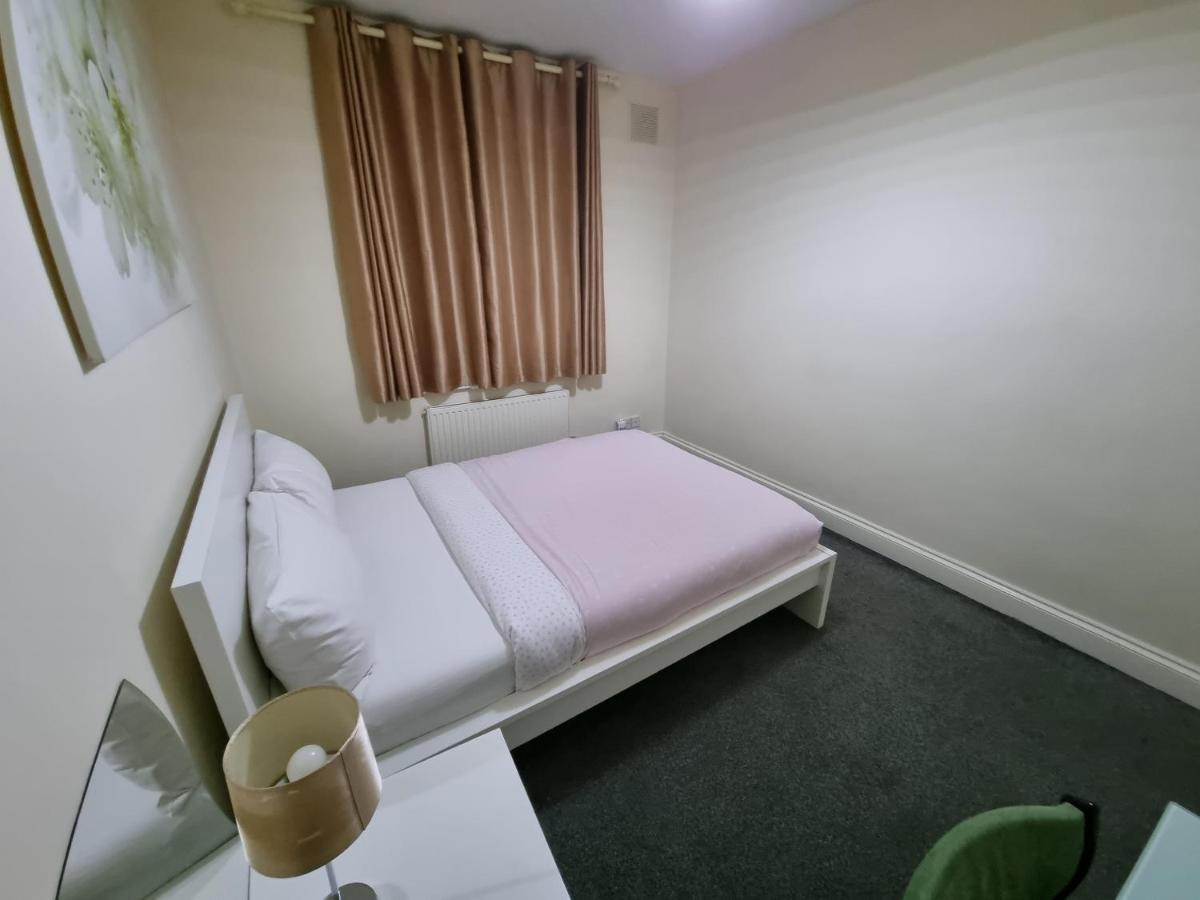 Guess Bungalow Wembley Leilighet London Eksteriør bilde