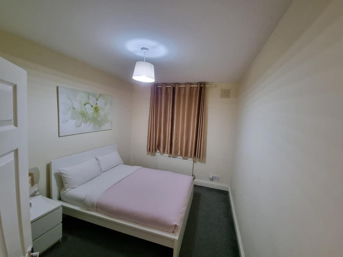 Guess Bungalow Wembley Leilighet London Eksteriør bilde