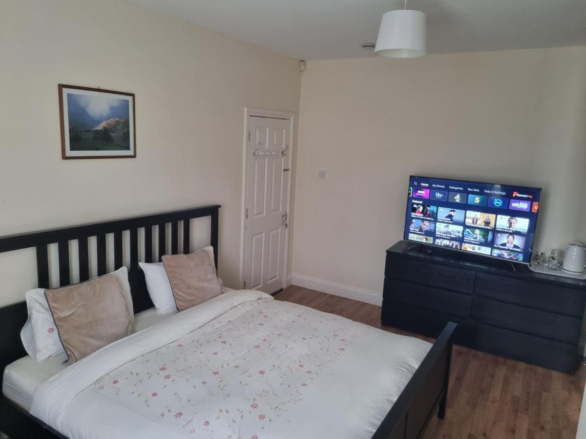 Guess Bungalow Wembley Leilighet London Eksteriør bilde