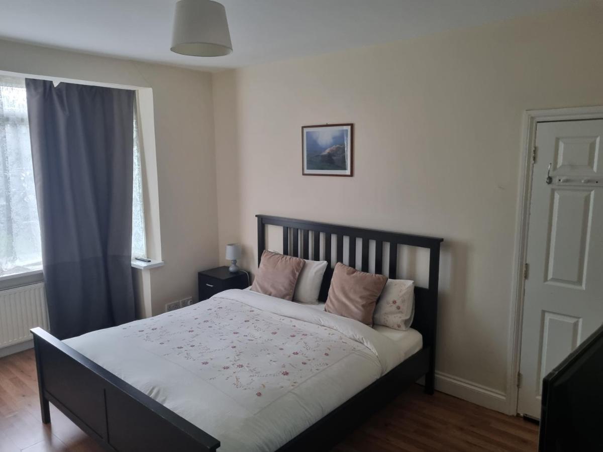 Guess Bungalow Wembley Leilighet London Eksteriør bilde
